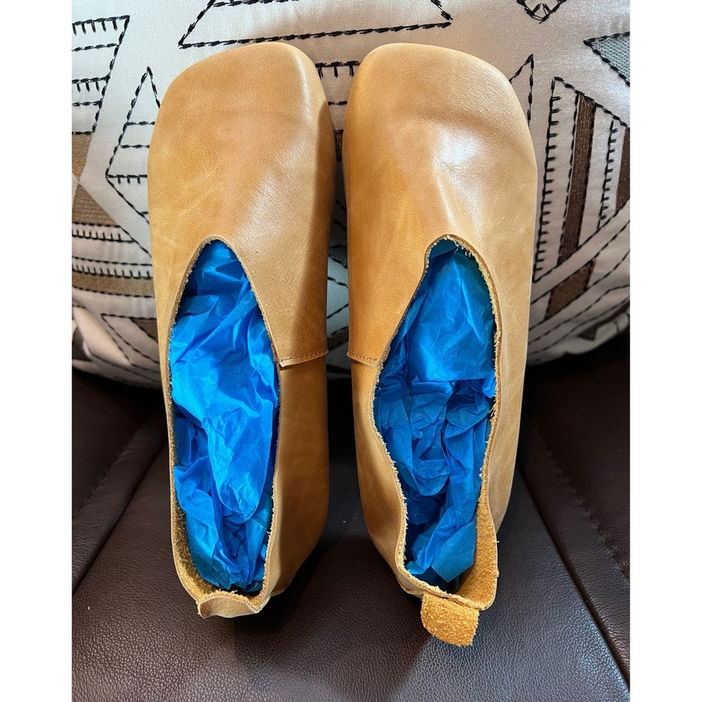 Brand new ladies leather shoes.